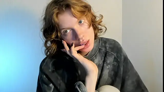 Snapshot of StellaDavis chatting on 10, 10, 2025 StellaDavis online show from 10, 10, 2025