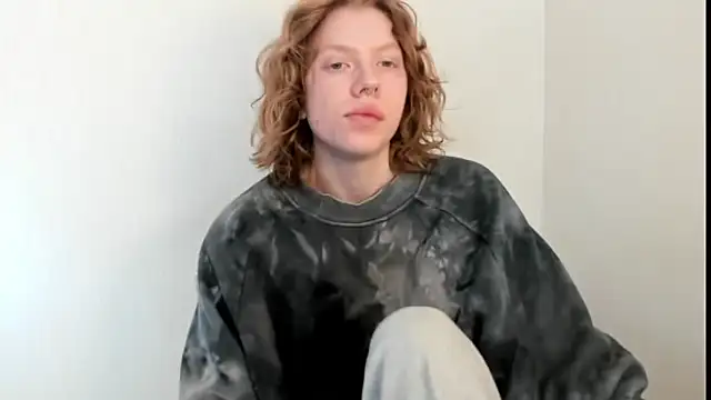 Snapshot of StellaDavis chatting on 2, 10, 2025 StellaDavis online show from 2, 10, 2025