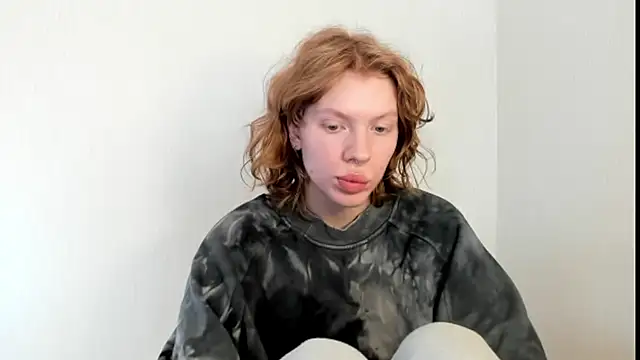 Snapshot of StellaDavis chatting on 3, 10, 2025 StellaDavis online show from 3, 10, 2025