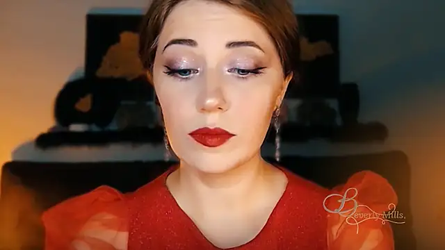 Snapshot of MissBeverlyMills chatting on 4, 10, 2025 MissBeverlyMills online show from 4, 10, 2025