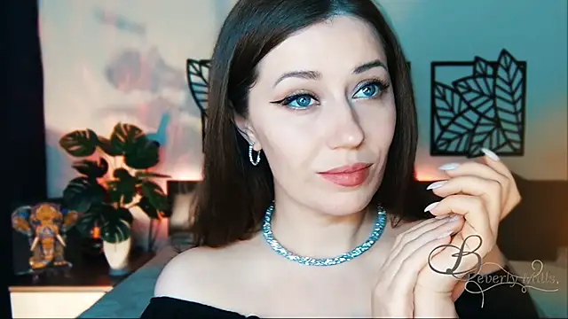 Snapshot of MissBeverlyMills chatting on 13, 2, 2025 MissBeverlyMills online show from 13, 2, 2025