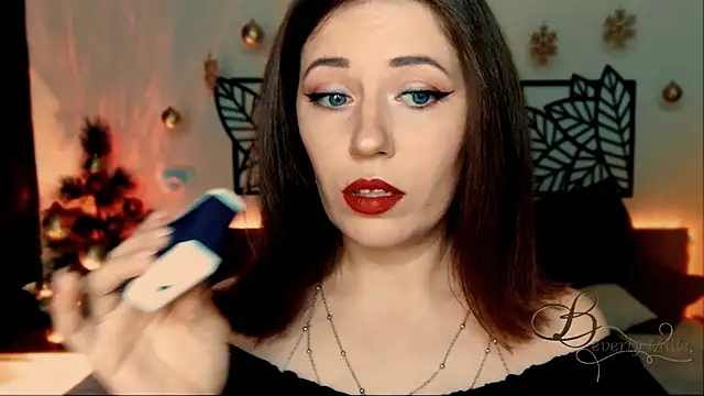 Snapshot of MissBeverlyMills chatting on 21, 12, 2024 MissBeverlyMills online show from 21, 12, 2024