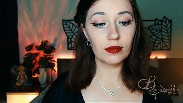 Snapshot of MissBeverlyMills chatting on 1, 2, 2025 MissBeverlyMills online show from 1, 2, 2025