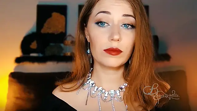 Snapshot of MissBeverlyMills chatting on 28, 9, 2025 MissBeverlyMills online show from 28, 9, 2025