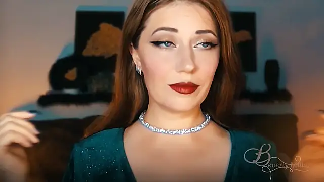 Snapshot of MissBeverlyMills chatting on 18, 9, 2025 MissBeverlyMills online show from 18, 9, 2025