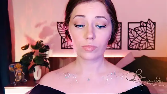 Snapshot of MissBeverlyMills chatting on 8, 3, 2025 MissBeverlyMills online show from 8, 3, 2025