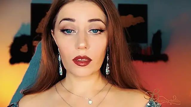 MissBeverlyMills online show from 10, 11, 2025