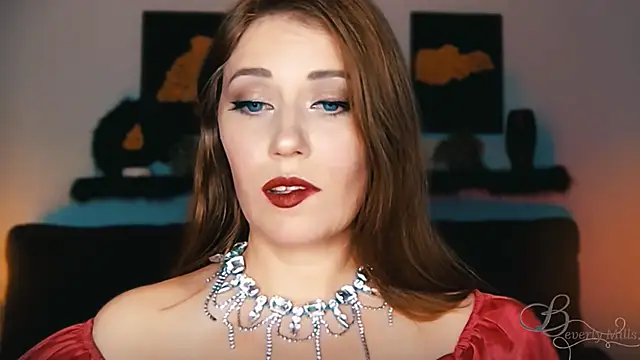 Snapshot of MissBeverlyMills chatting on 12, 9, 2025 MissBeverlyMills online show from 12, 9, 2025