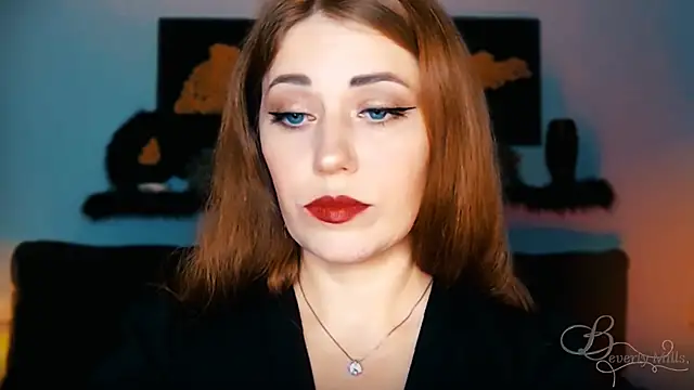 Snapshot of MissBeverlyMills chatting on 10, 9, 2025 MissBeverlyMills online show from 10, 9, 2025