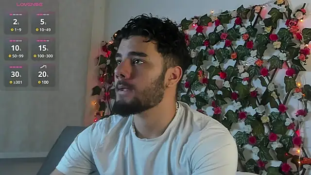 Snapshot of caprywilliams chatting on 17, 12, 2024 caprywilliams online show from 17, 12, 2024