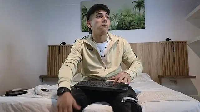 andrew rose  online show from 24, 10, 2025