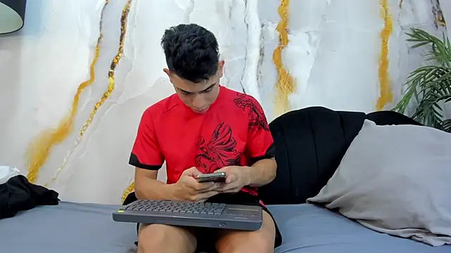 andrew rose  online show from 14, 10, 2025