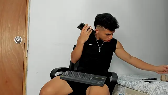 andrew rose  online show from 18, 11, 2025