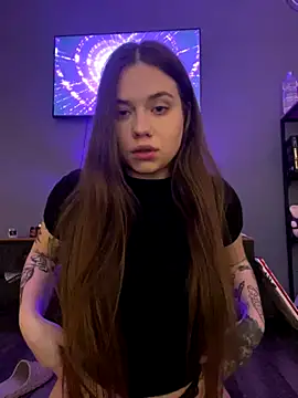 Snapshot of Vikki_toriya chatting on 12, 11, 2025 Vikki toriya online show from 12, 11, 2025