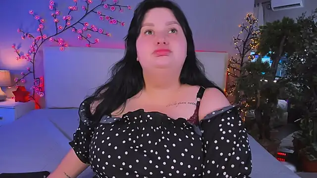 Snapshot of MonaSteele chatting on 9, 6, 2026 MonaSteele online show from 9, 6, 2026