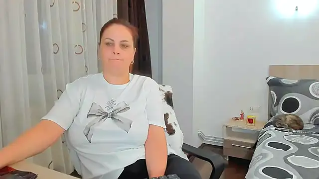 Adelamilfsex online show from 26, 9, 2025