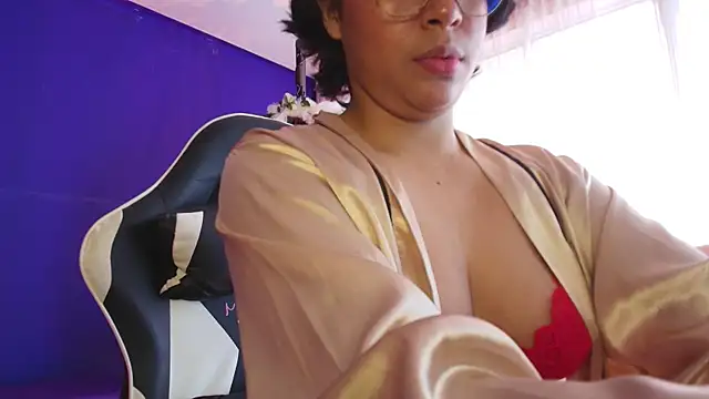 Emmapark  online show from 14, 2, 2026