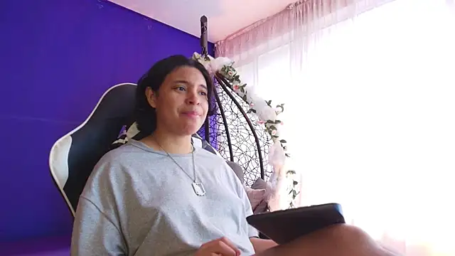 Emmapark  online show from 15, 2, 2026