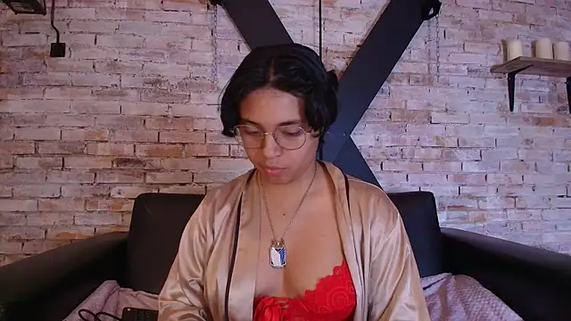 Emmapark  online show from 14, 12, 2025