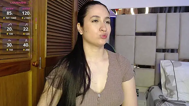 Snapshot of sofiaduque_26 chatting on 8, 6, 2026 sofiaduque 26 online show from 8, 6, 2026