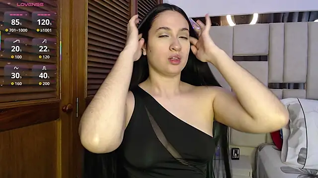 sofiaduque 26 online show from 5, 7, 2026
