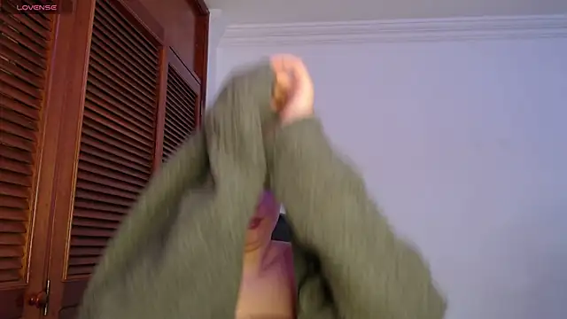 sofiaduque 26 online show from 17, 11, 2025