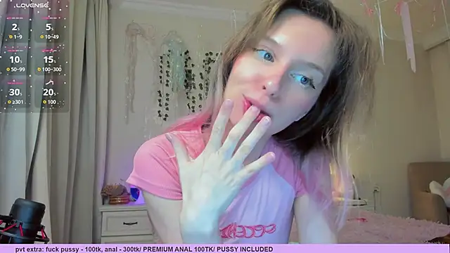 Neko kitsune1 online show from 16, 12, 2025