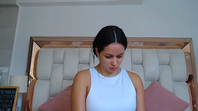 Snapshot of emilyparkerr01 chatting on 4, 11, 2025 emilyparkerr01 online show from 4, 11, 2025