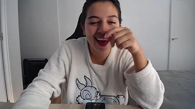 Snapshot of Contantin_helena chatting on 28, 11, 2025 Contantin helena online show from 28, 11, 2025