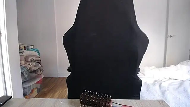 Snapshot of Contantin_helena chatting on 8, 11, 2025 Contantin helena online show from 8, 11, 2025