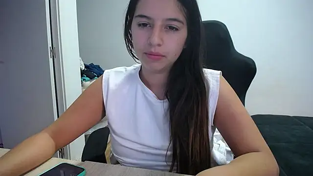 Snapshot of Contantin_helena chatting on 5, 11, 2025 Contantin helena online show from 5, 11, 2025