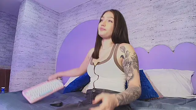 Giaa Ross online show from 6, 4, 2026