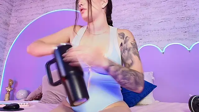 Giaa Ross online show from 8, 5, 2026