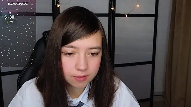 Snapshot of Lina_Brownie chatting on 28, 10, 2025 Lina Brownie online show from 28, 10, 2025