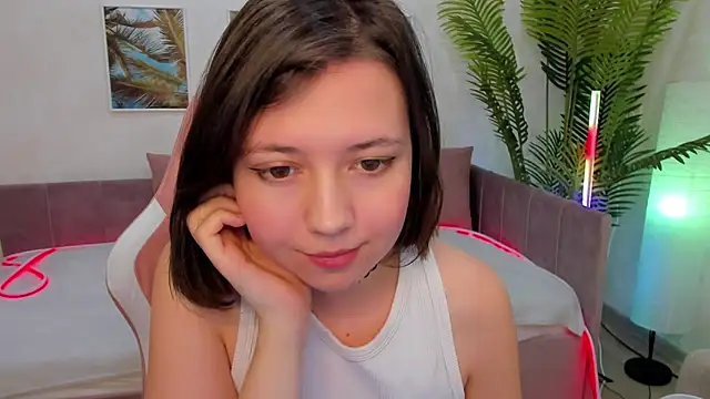 Lina Brownie online show from 3, 2, 2025