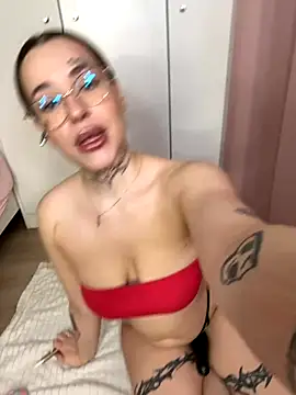 Snapshot of fuckdoll_18 chatting on 4, 10, 2025 fuckdoll 18 online show from 4, 10, 2025