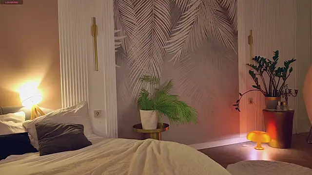 Miley Smile online show from 29, 11, 2025