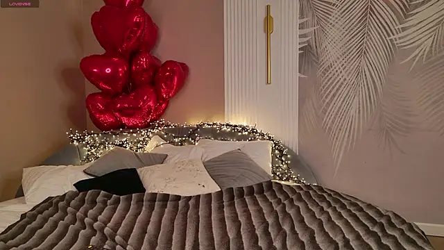 Miley Smile online show from 16, 2, 2026