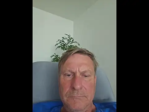 Snapshot of johnnym1 chatting on 24, 5, 2026 johnnym1 online show from 24, 5, 2026