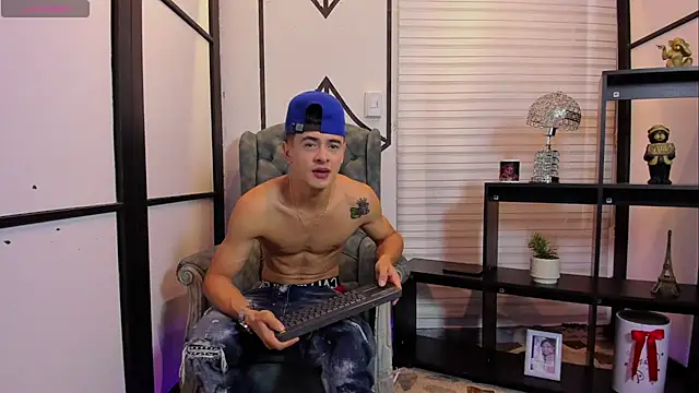 JuniorMorris  online show from 2, 10, 2025