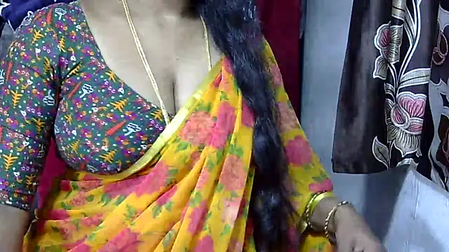 Snapshot of samyukthapuretelugu chatting on 28, 2, 2025 samyukthapuretelugu online show from 28, 2, 2025