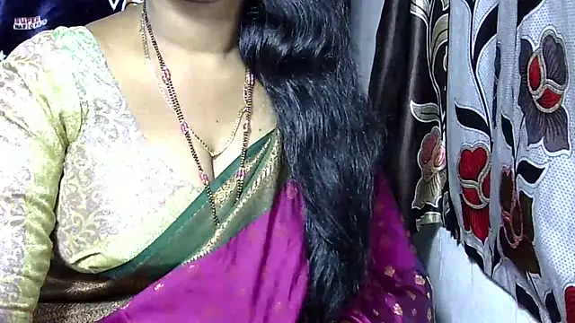 Snapshot of samyukthapuretelugu chatting on 8, 3, 2025 samyukthapuretelugu online show from 8, 3, 2025