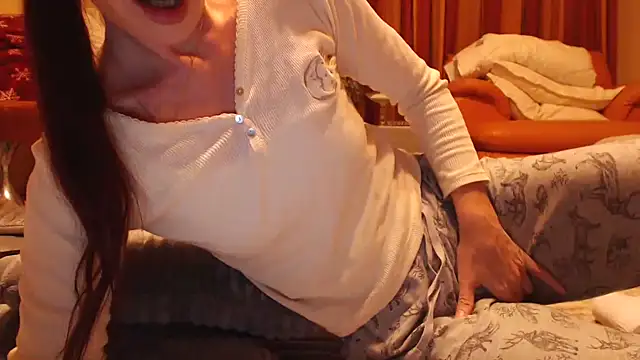 LovelyAndraGirl online show from 18, 11, 2025