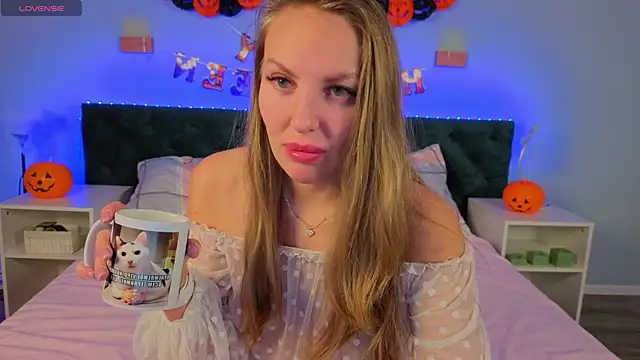 Kelly Hardy online show from 29, 10, 2025