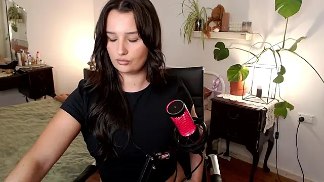 Snapshot of Lenas_Room chatting on 25, 5, 2026 Lenas Room online show from 25, 5, 2026