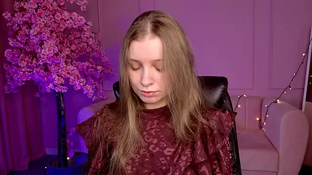 MayaSinabon online show from 1, 3, 2025