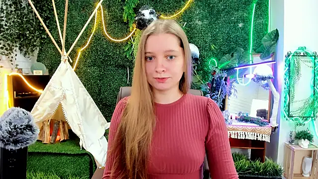 MayaSinabon online show from 1, 10, 2025
