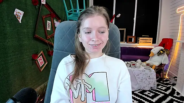 MayaSinabon online show from 8, 2, 2025