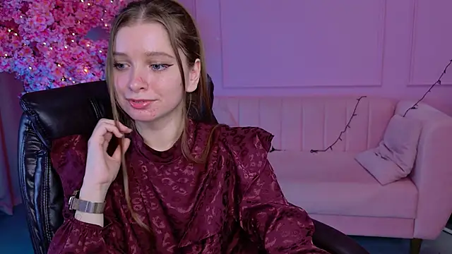 MayaSinabon online show from 1, 3, 2025