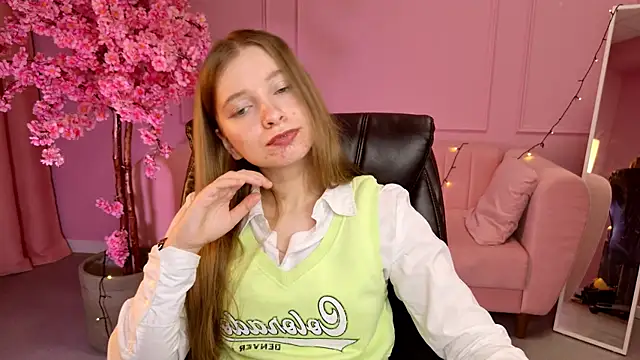 MayaSinabon online show from 8, 3, 2025